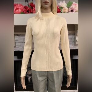 Vintage Worthington cream beige cableknit long sleeve sweater sz small